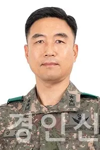 파일:김진익사단장.jpg