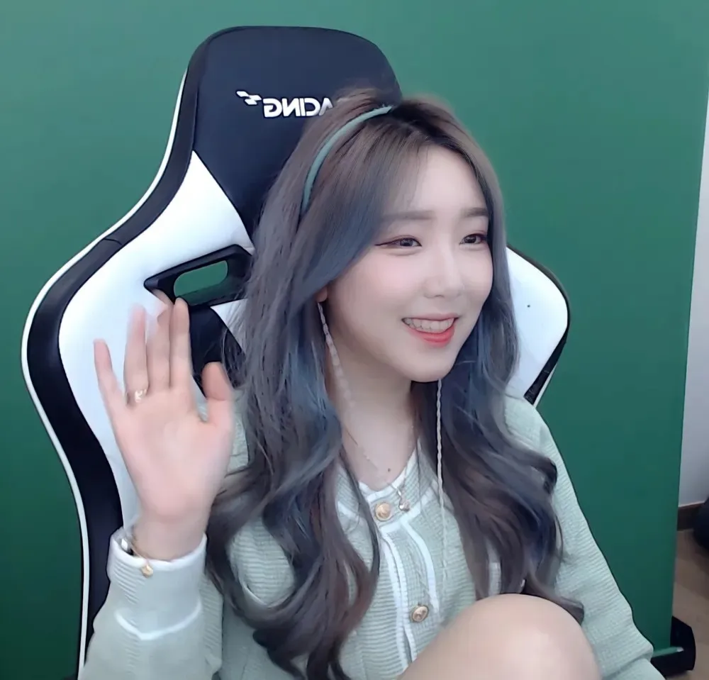 파일:효딤.jpg
